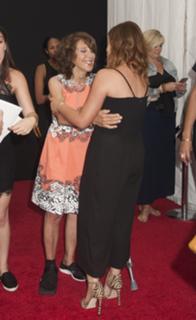 Amy Poehler feet photo thumbnail