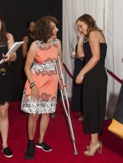 Amy Poehler feet photo thumbnail