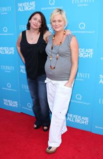 Amy Poehler feet photo thumbnail