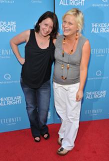 Amy Poehler feet photo thumbnail