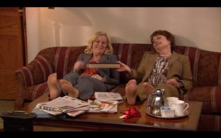 Amy Poehler feet photo thumbnail