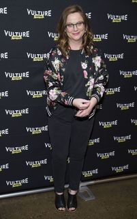 Amy Poehler feet photo thumbnail