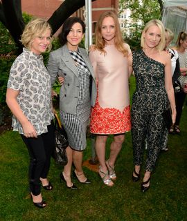 Amy Poehler feet photo thumbnail