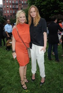 Amy Poehler feet photo thumbnail