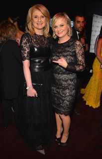 Amy Poehler feet photo thumbnail
