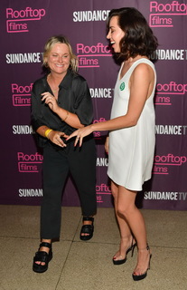 Amy Poehler feet photo thumbnail