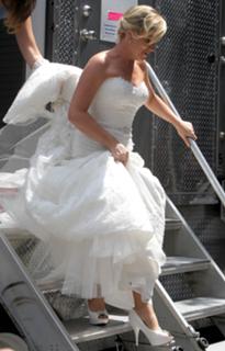Amy Poehler feet photo thumbnail