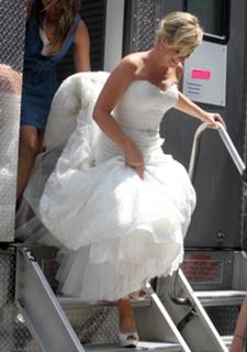 Amy Poehler feet photo thumbnail