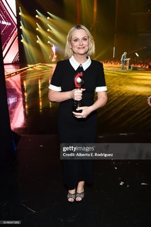 Amy Poehler feet photo thumbnail