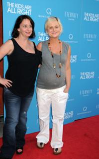 Amy Poehler feet photo thumbnail