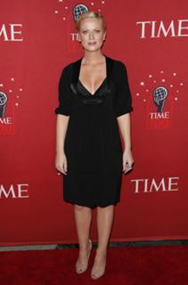Amy Poehler feet photo thumbnail