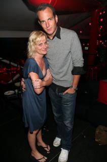Amy Poehler feet photo thumbnail