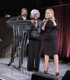 Amy Poehler feet photo thumbnail