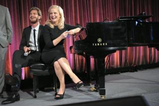 Amy Poehler feet photo thumbnail