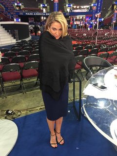 Amy Robach feet photo thumbnail