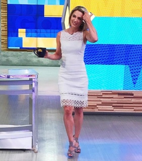 Amy Robach feet photo thumbnail