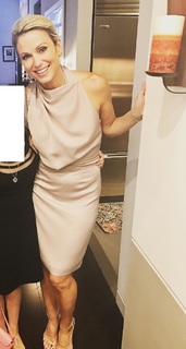 Amy Robach feet photo thumbnail
