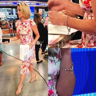 Amy Robach feet photo thumbnail