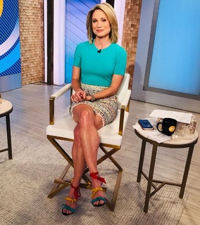 Amy Robach feet photo thumbnail