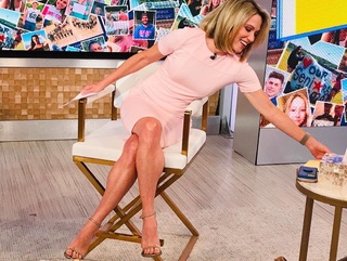Amy Robach feet photo thumbnail