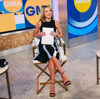 Amy Robach feet photo thumbnail