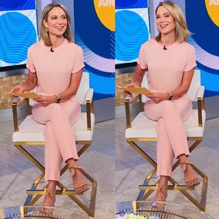 Amy Robach feet photo thumbnail