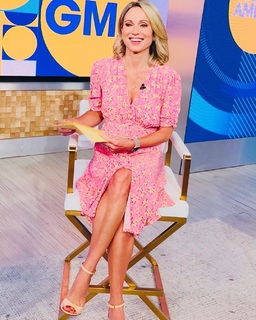 Amy Robach feet photo thumbnail