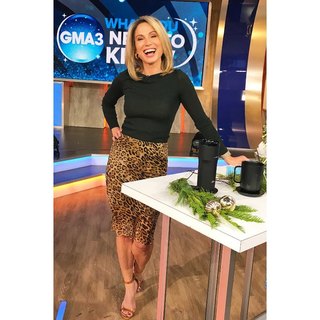 Amy Robach feet photo thumbnail