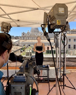 Amy Robach feet photo thumbnail