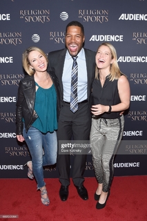 Amy Robach feet photo thumbnail