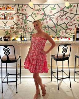 Amy Robach feet photo thumbnail