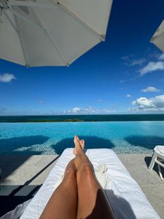 Amy Robach feet photo thumbnail