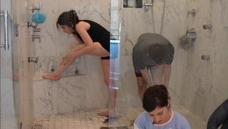 Amy Roberts feet photo 3