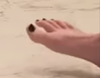 Amy Roberts feet photo 7