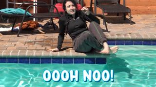 Amy Roberts feet photo 8