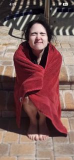 Amy Roberts feet photo 7