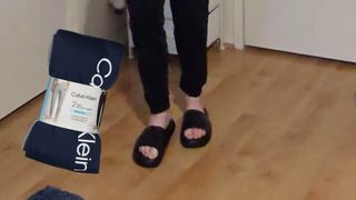 Amy Roberts feet photo 5