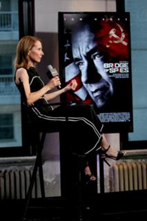 Amy Ryan feet photo thumbnail