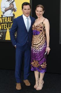 Amy Ryan feet photo thumbnail