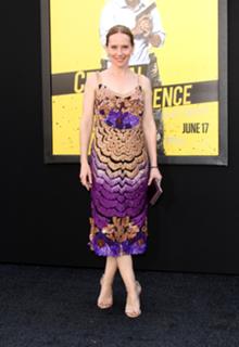 Amy Ryan feet photo thumbnail