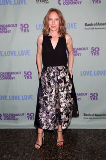 Amy Ryan feet photo thumbnail