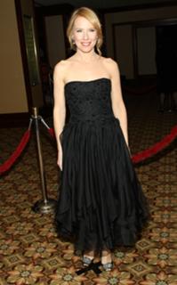 Amy Ryan feet photo thumbnail