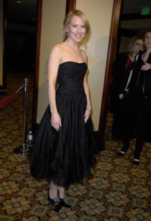 Amy Ryan feet photo thumbnail