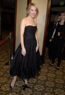 Amy Ryan feet photo thumbnail