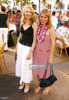 Amy Ryan feet photo thumbnail