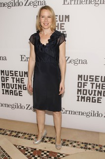 Amy Ryan feet photo thumbnail