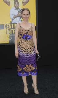 Amy Ryan feet photo thumbnail