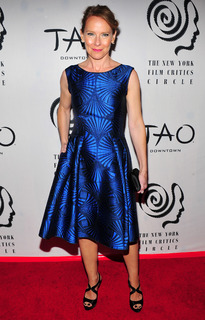 Amy Ryan feet photo thumbnail