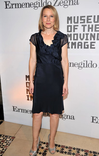 Amy Ryan feet photo thumbnail