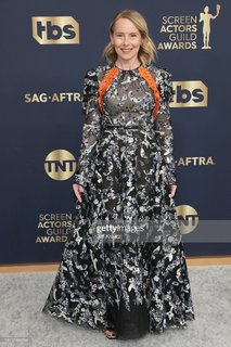 Amy Ryan feet photo thumbnail
